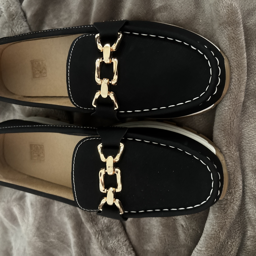Black and Gold Flats with Chain Detail - Picture 2 of 7